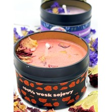 Świeca sojowa w metalowym pojemniczku