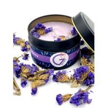 Świeca sojowa w metalowym pojemniczku