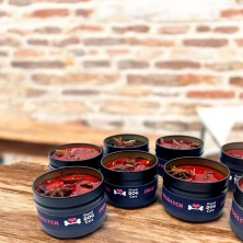 Świeca sojowa w metalowym pojemniczku