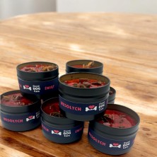 Świeca sojowa w metalowym pojemniczku