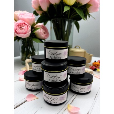 Świeca sojowa w metalowym pojemniczku