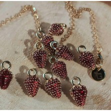 Naszyjnik Truskawka z karnecikiem