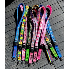 Smycz na szyję do telefonu z haftem